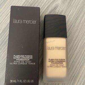 Laura Mercier flawless fusion foundation- 2N1.5 Beige